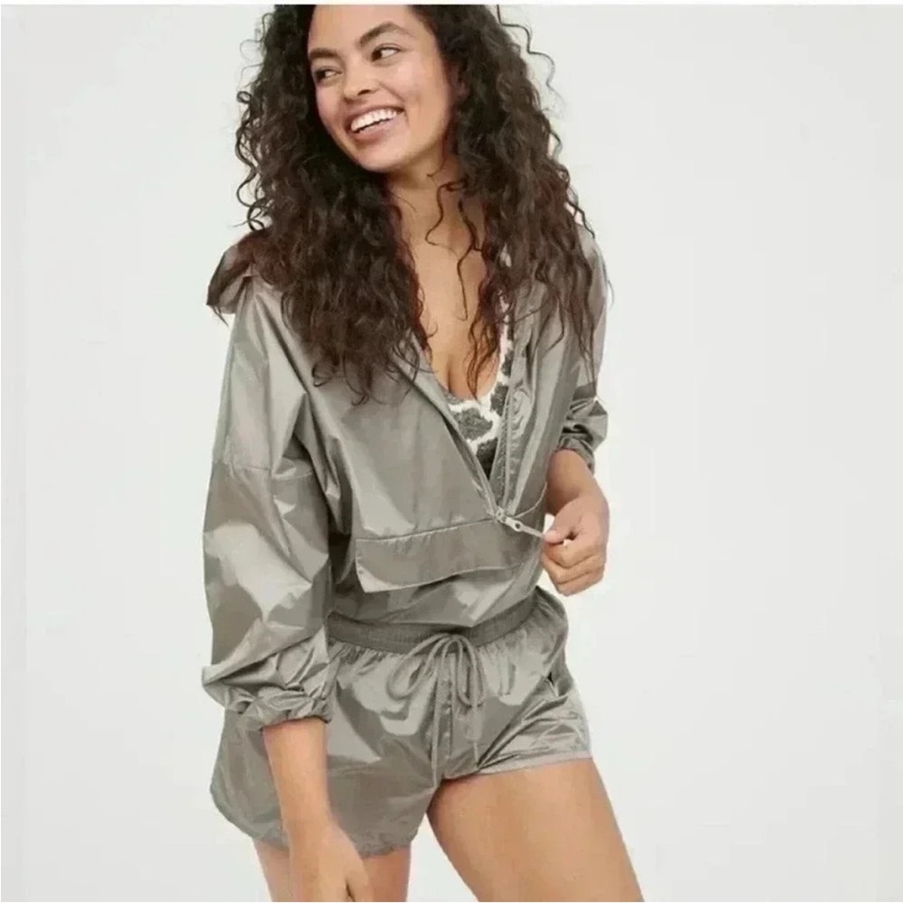 NWT Offline by Aerie Silver Windbreak Jacket and Shorts Set